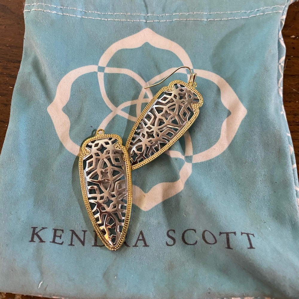kendra scott earrings